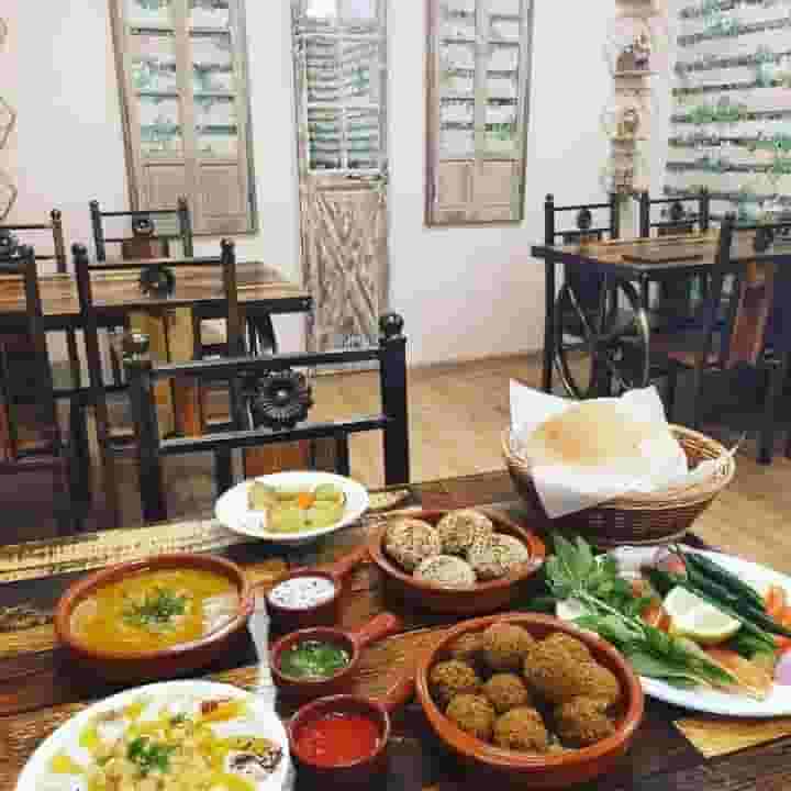 I am the chef of chickpeas, falafel and shami