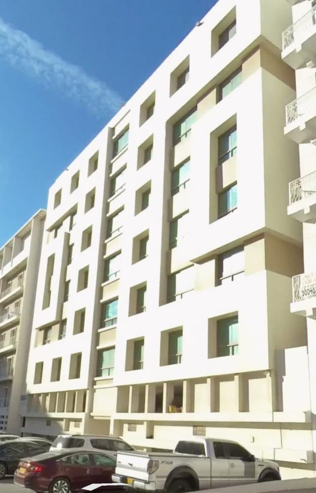 Apartment for rent in Al Qurum 140m
