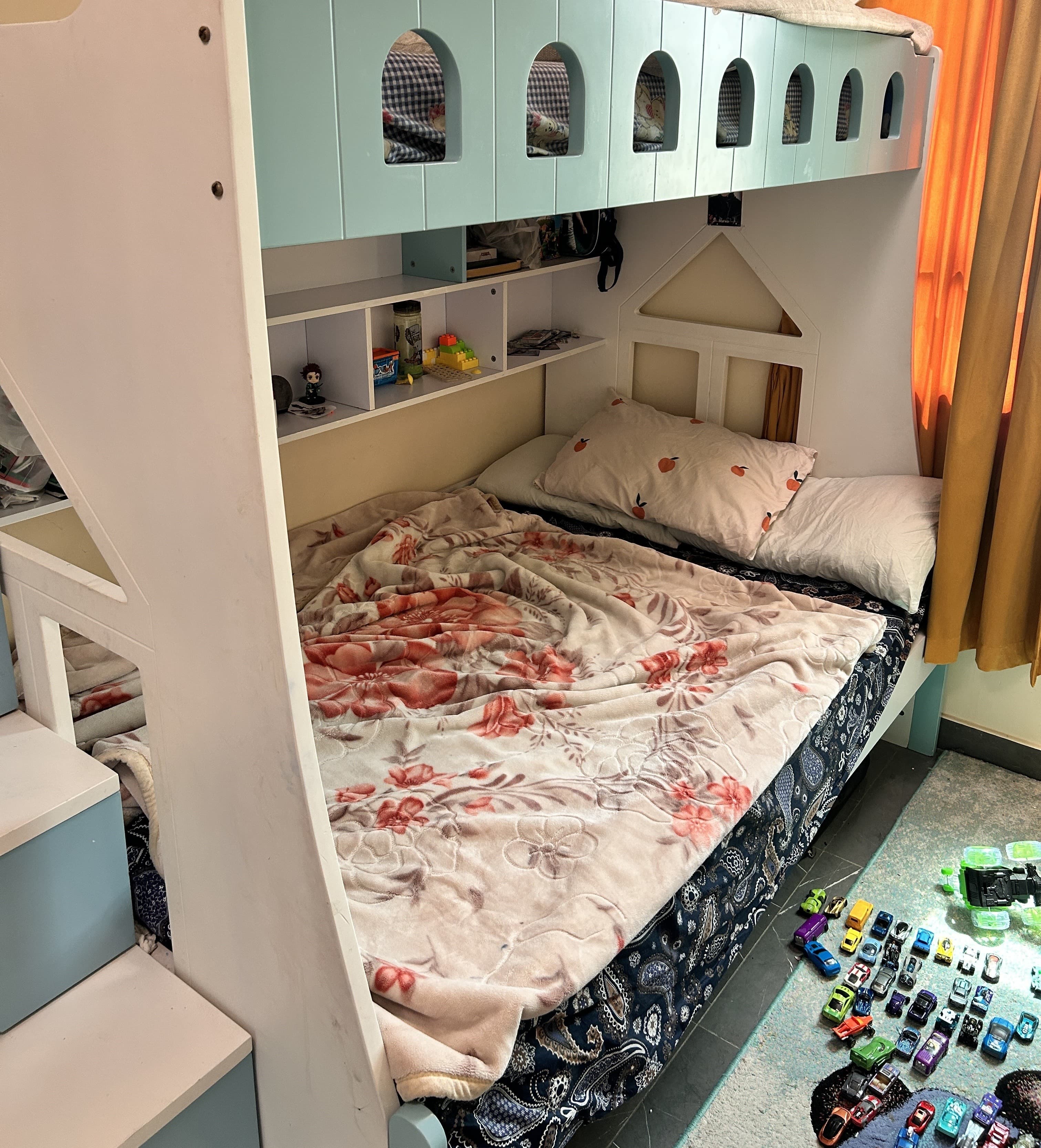 A two-storey bed with two medical mattresses for urgent sale 0