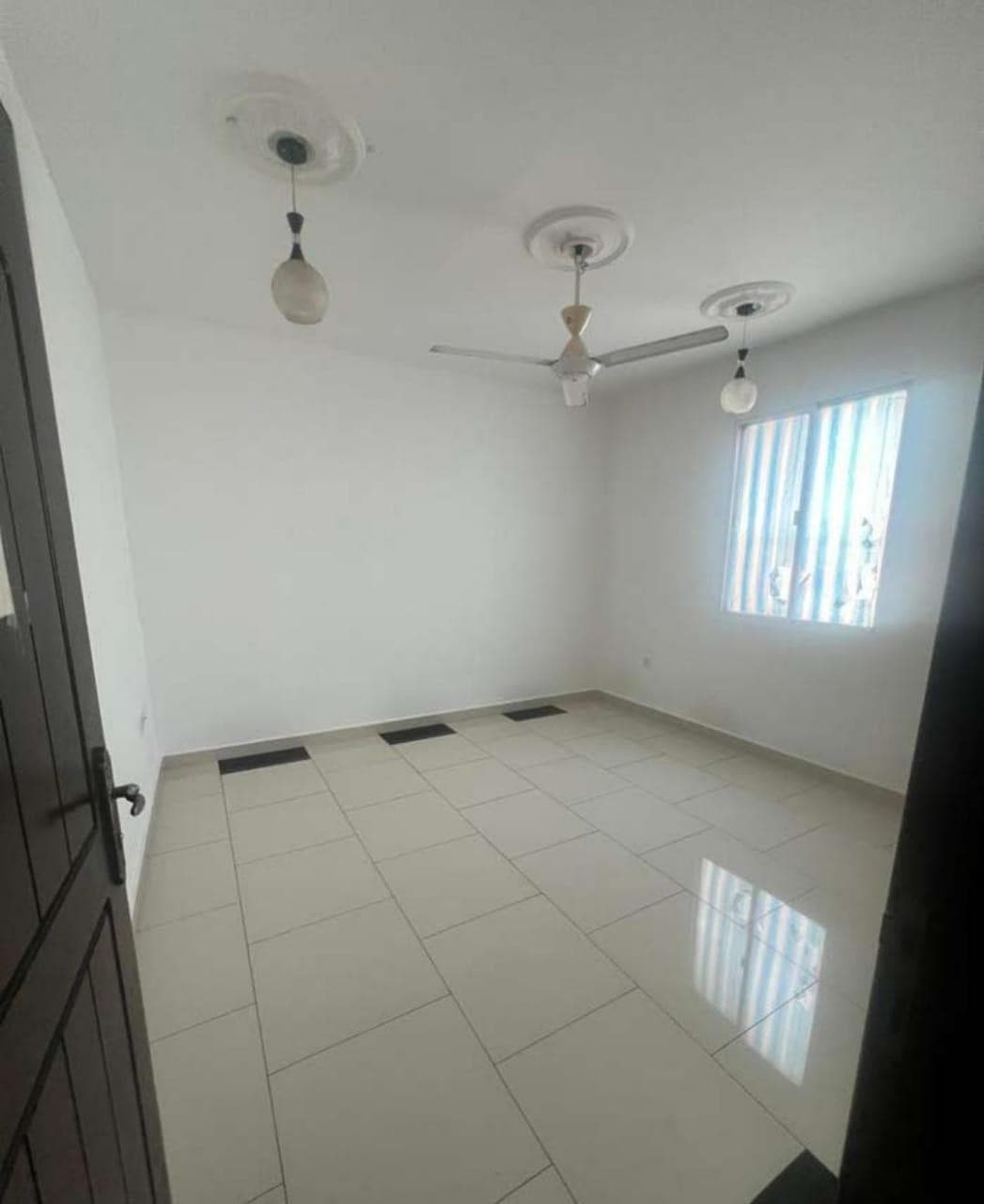 Apartment for rent in Muscat Al Mawaleh 0